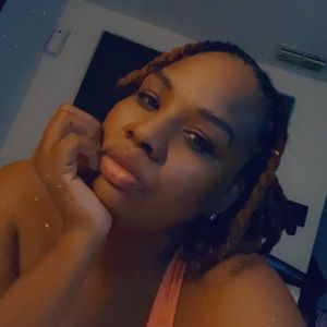 Meet your Posher, Rena